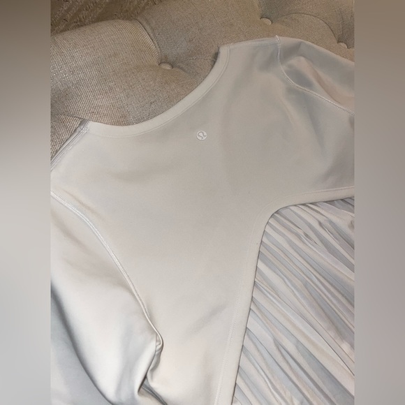 Lululemon Small Ruffle Top - Picture 4 of 4